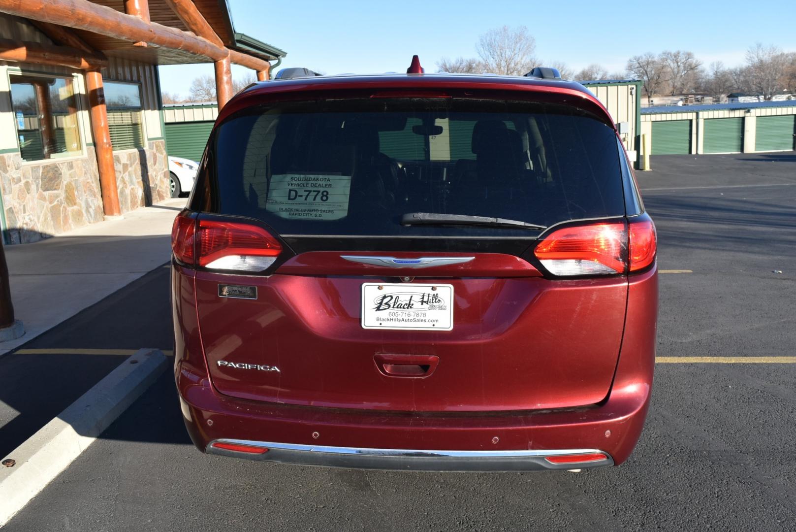 2018 Maroon /Black Chrysler Pacifica touring L (2C4RC1BG9JR) with an 3.6L V-6 24 Valve VVT UPG I W/ESS engine, 9-Speed Automatic transmission, located at 1600 E Hwy 44, Rapid City, SD, 57703, (605) 716-7878, 44.070232, -103.171410 - Photo#6